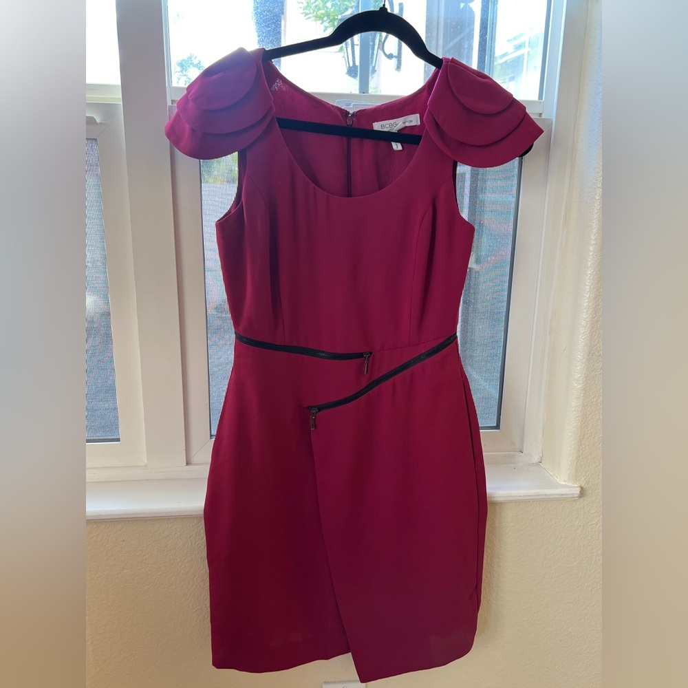 🌷💄BCBGENERATION RASPBERRY MINI DRESS W/LAYERED LAPEL SHOULDER💄🌷 - Picture 3 of 8